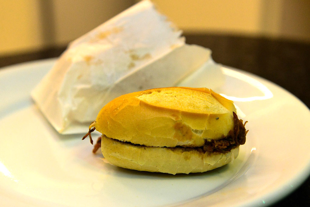 Lanchinho de Carne Desfiada