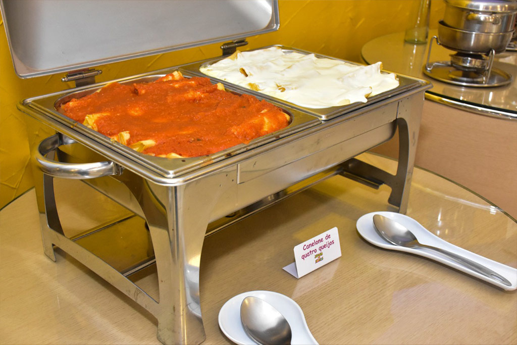 Canelone com Molho de Tomate