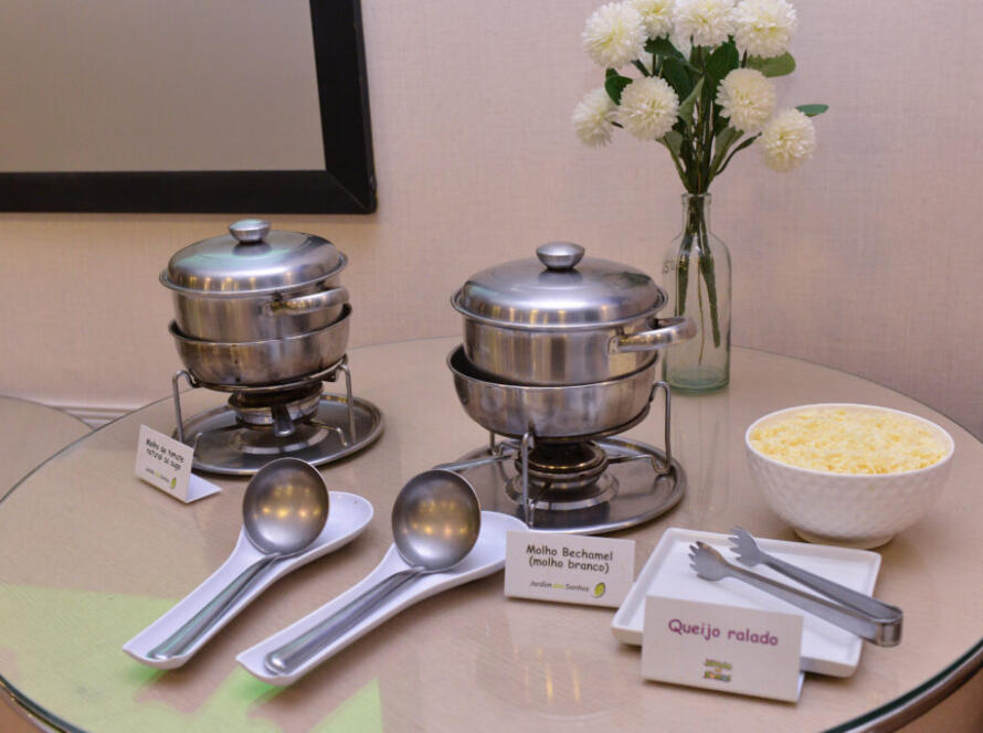 Buffet Pratos Quentes e Saladas